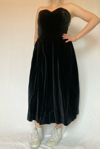 80's Black Velvet Strapless Cocktail Dress
