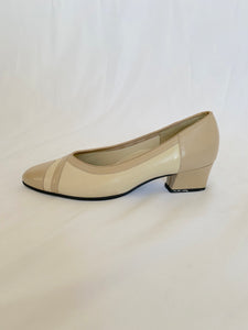 70's Beige and Ivory Pumps