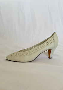 Vintage 70's White Woven Kitten Heel Pumps